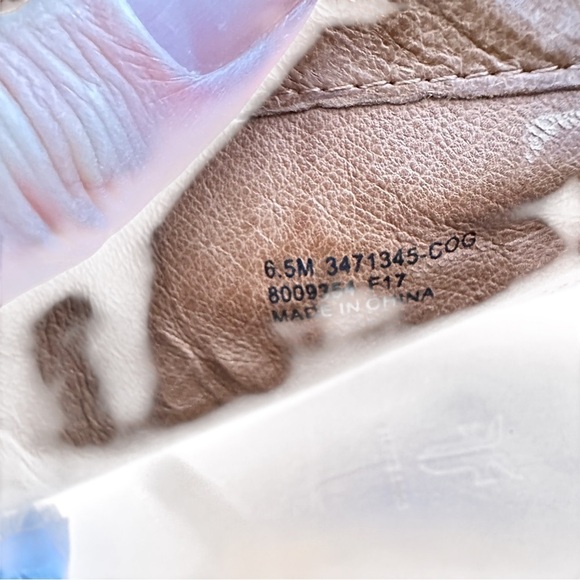 Frye Tan Leather Interior - Picture 7 of 7